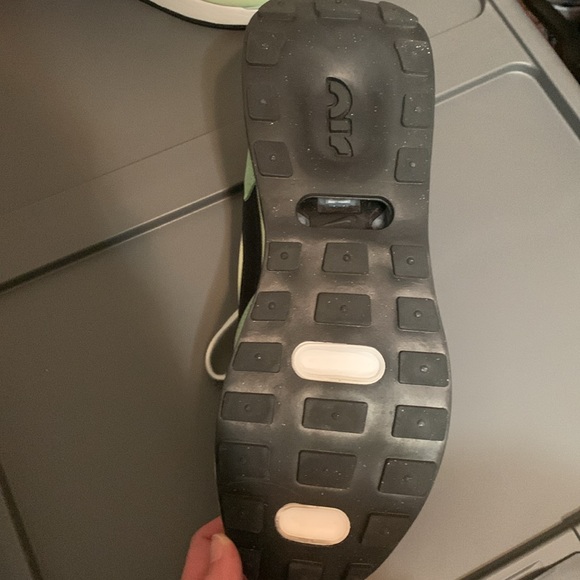 Nike Air Max Pre-Day - Picture 3 of 5